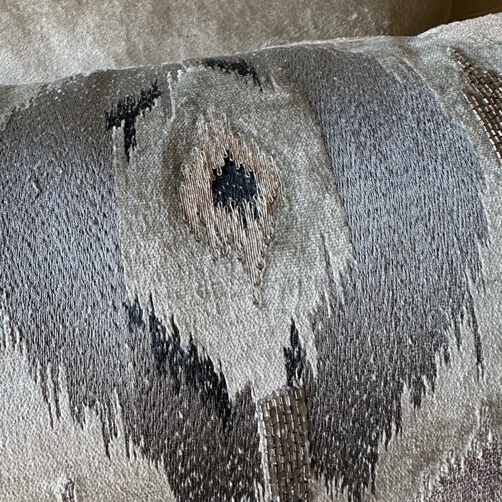 NWT 2 Set Callisto Home Collection Beeded Design Decorative Lumbar Pillow - Picture 11 of 13